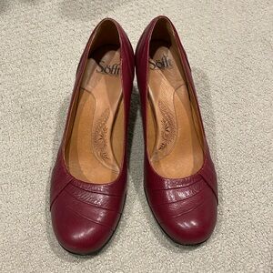 Sofft red leather heels. Cushioned and very comfortable size 9.
